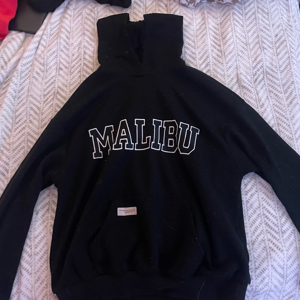 Malibu hoodie black and soft